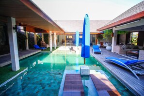 Piscina a l'aire lliure 