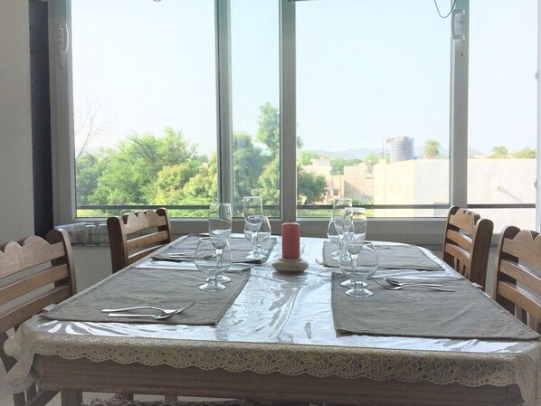 Dining - Rajpura House - Private 1st floor with balconies (Udaipur)