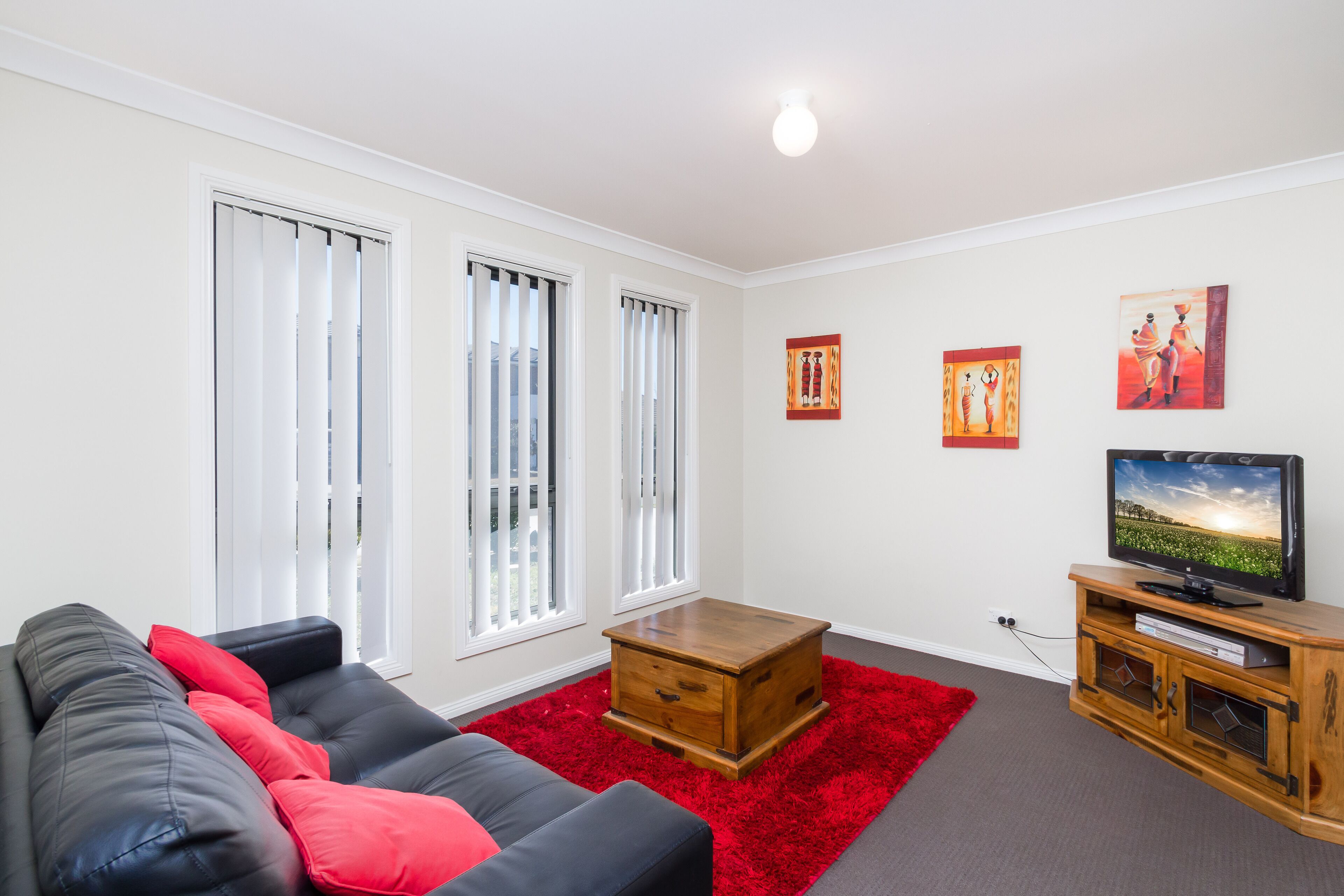 Lapwing Luxury in the Waterside Estate — image 8