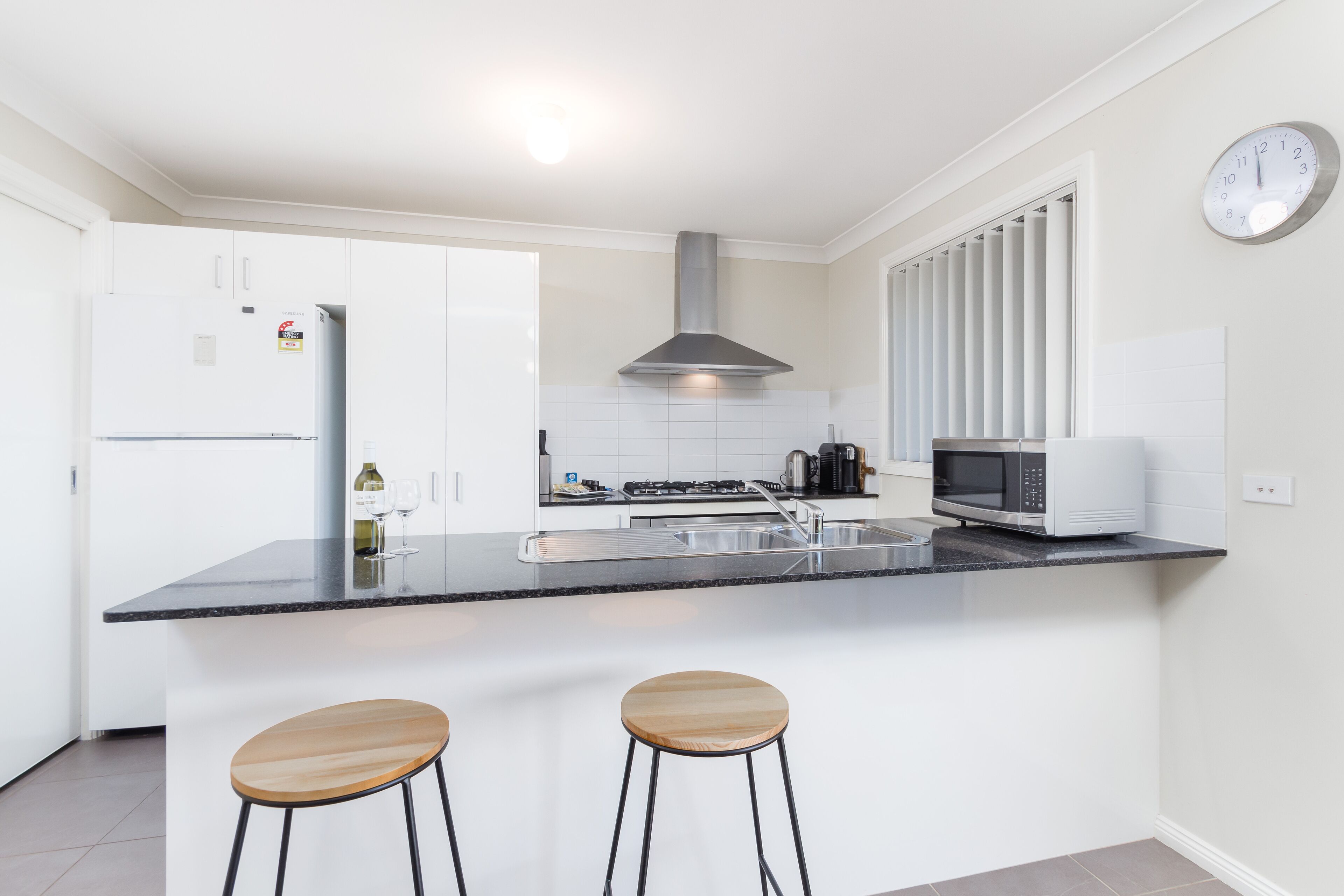 Lapwing Luxury in the Waterside Estate — image 5