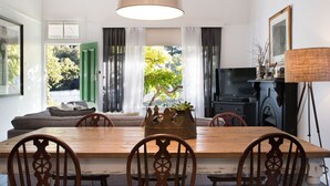 Unclassified image, 2 of 18, button - Ebony Twigg - Cosy and Stylish Getaway in Gorgeous Hepburn Springs (HEPBURN SPRINGS)