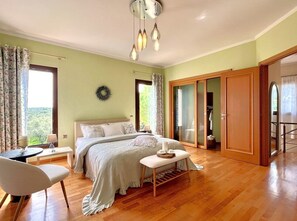 3 chambres, bureau, fer et planche à repasser, Wi-Fi gratuit