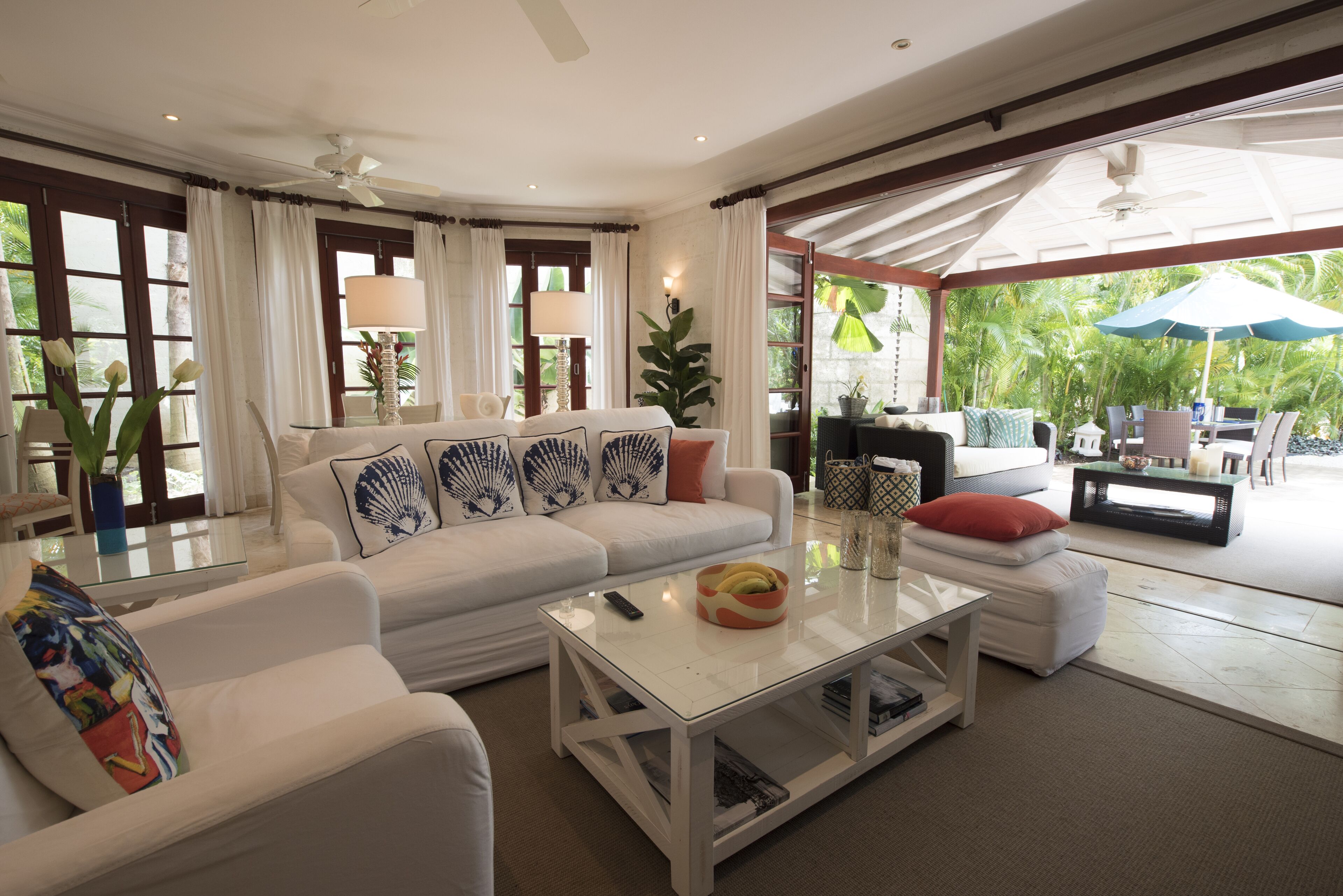 Smart TV, books, stereo