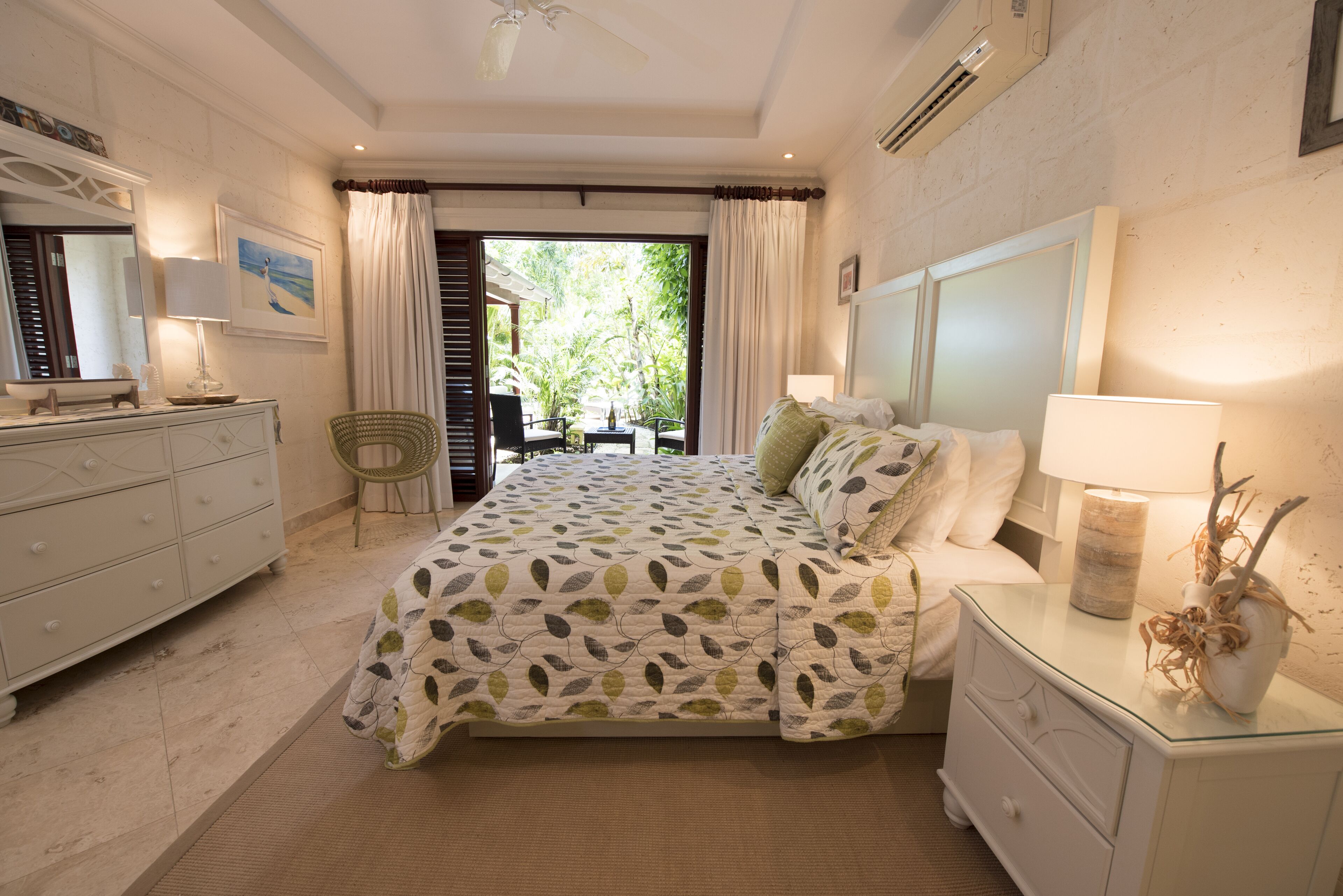 3 bedrooms, in-room safe, iron/ironing board, free WiFi