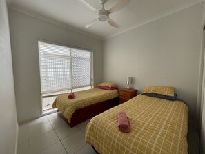 3 bedrooms, free WiFi, bed sheets