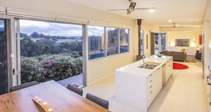 Grasstree Views - peaceful, idyllic weekender