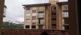 Great location apartment, security 24/7, pool and private parking