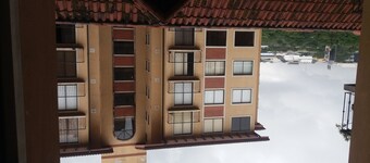 Great location apartment, security 24/7, pool and private parking