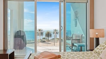 2 bedrooms, bed sheets