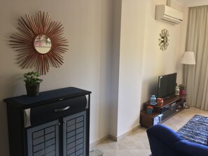 TV - Pool View Apartments at British Resort 15 (Hurghada)