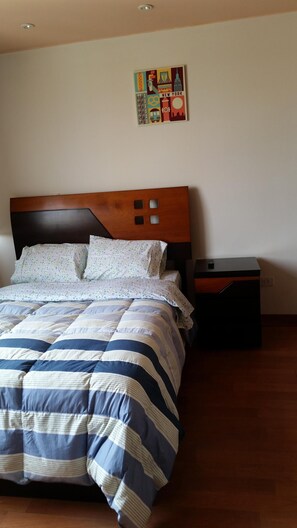 3 chambres, fer et planche à repasser, accès Internet, draps fournis
