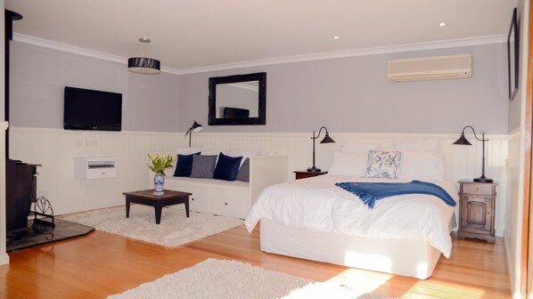 1 bedroom, iron/ironing board, bed sheets, wheelchair access