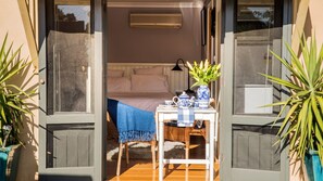 1 bedroom, iron/ironing board, bed sheets, wheelchair access - Oscars private spa villa - idyllic couples getaway (Hepburn Springs)