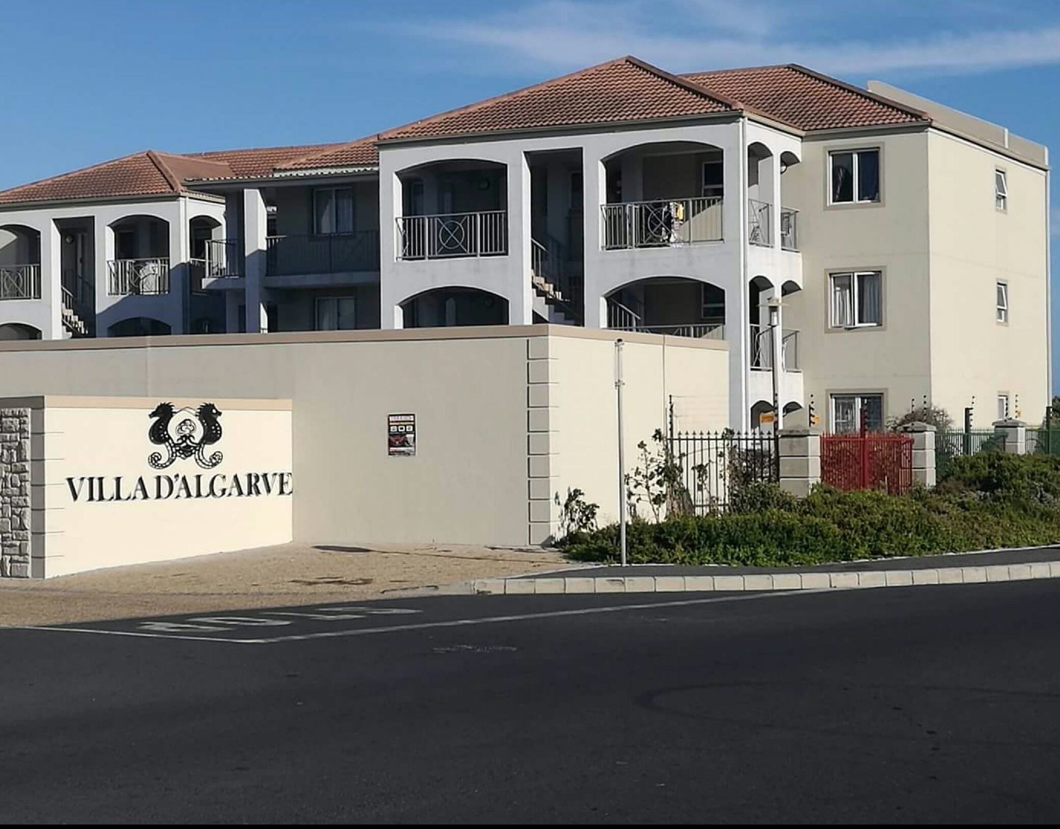 Sunny Luxury Seaview Apartment