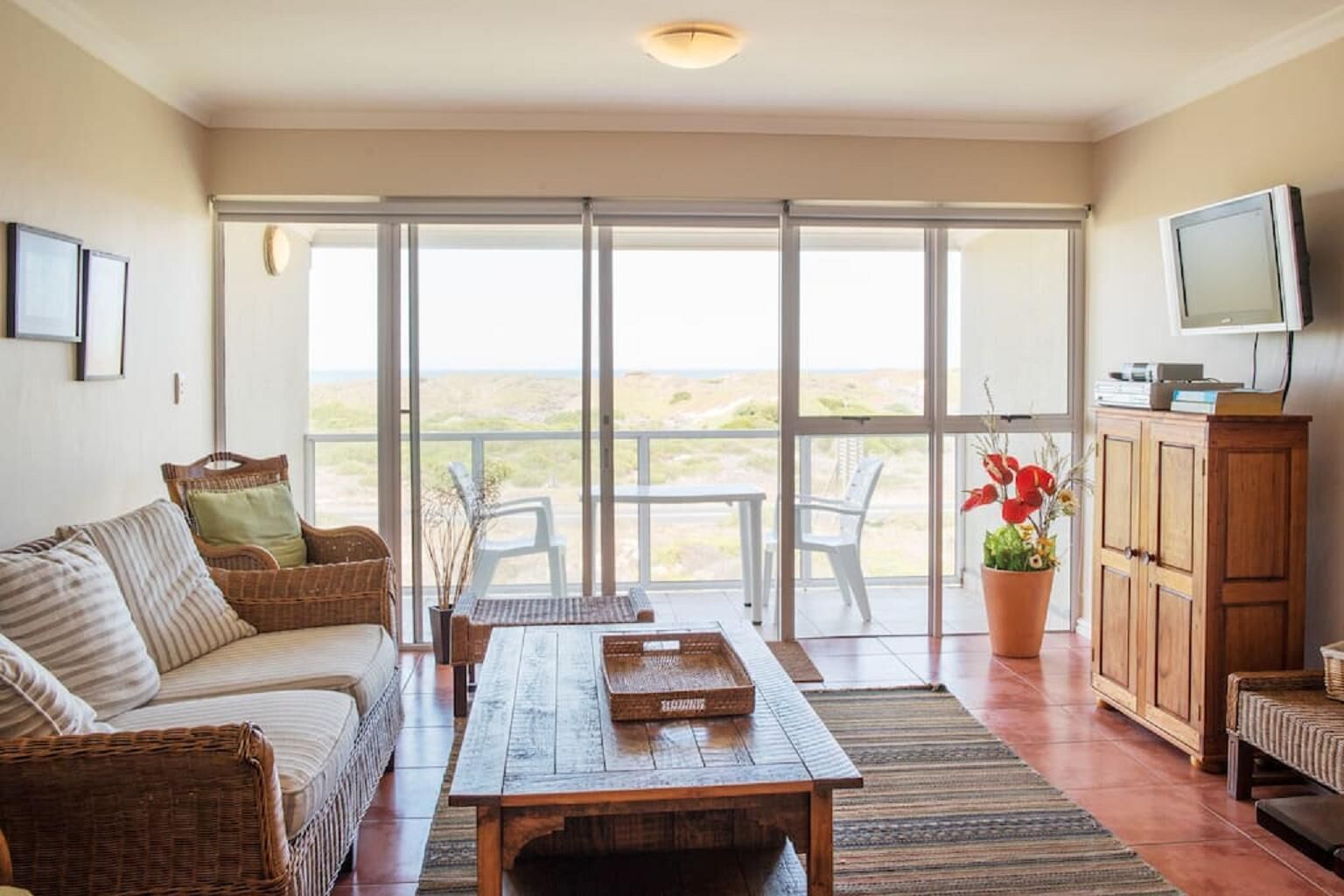 Sunny Luxury Seaview Apartment