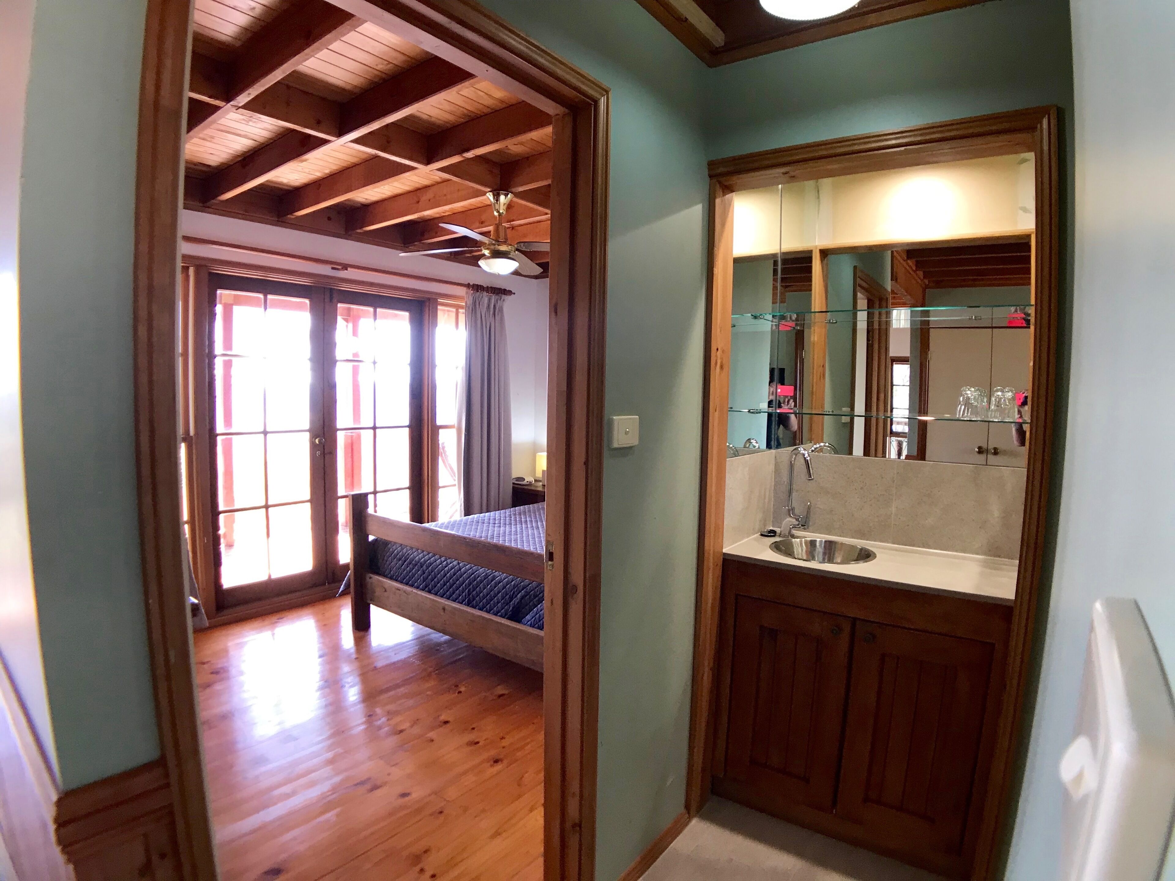 Silkwood Spa Lodge - secluded and private retreat for 1 to 2 couples. — image 10