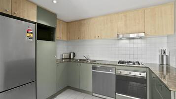 Microwave, stovetop, dishwasher
