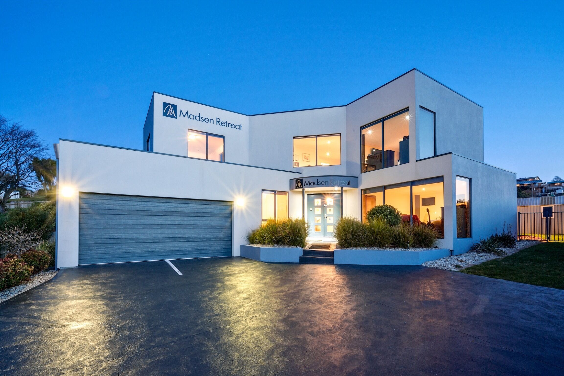 Penthouse Suite Madsen Retreat Boutique Guesthouse Penguin NW Tasmania — image 9