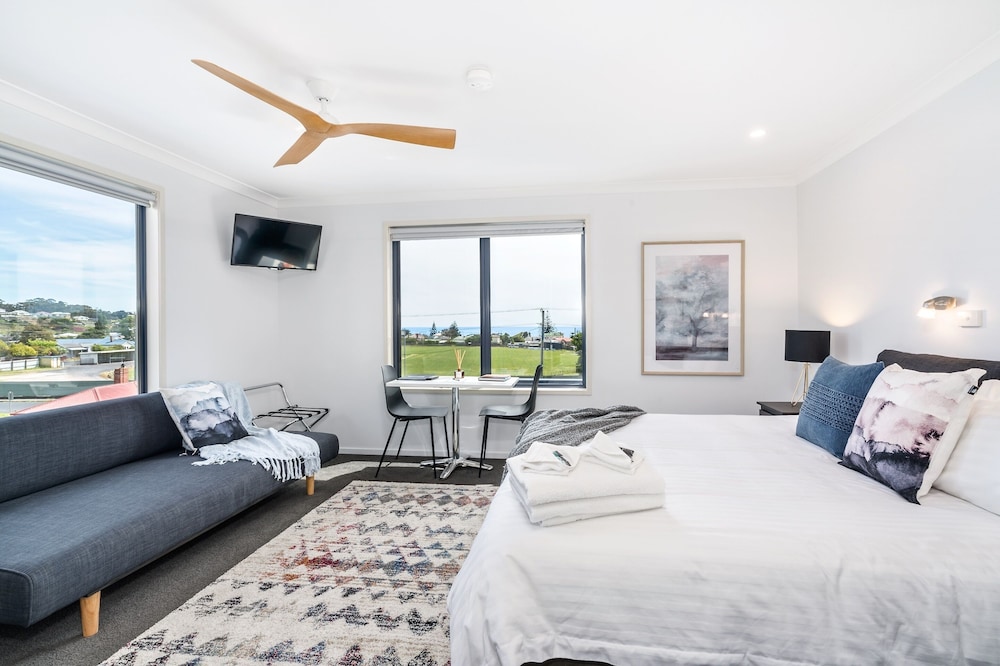 Penthouse Suite Madsen Retreat Boutique Guesthouse Penguin NW Tasmania
