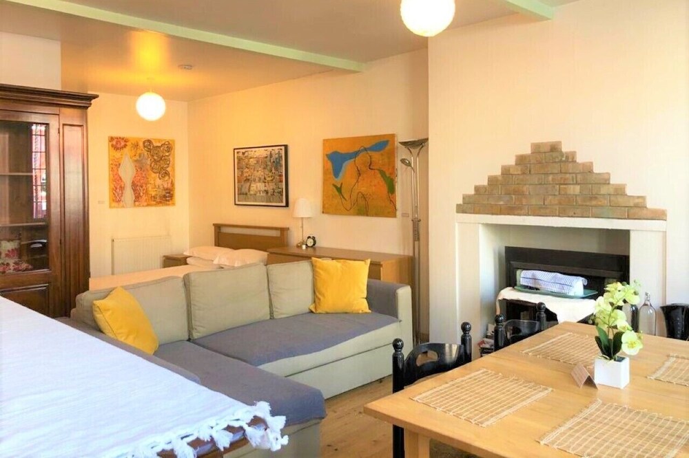 Studio Flat at Kentish Town (without kitchen)