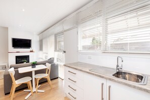 Interior - Stylish Studio Apartment (Hazelwood Park)