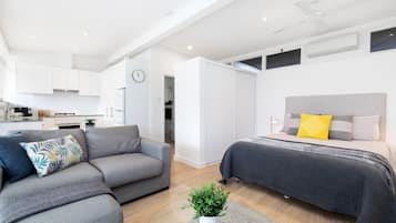 1 bedroom, desk, iron/ironing board, WiFi