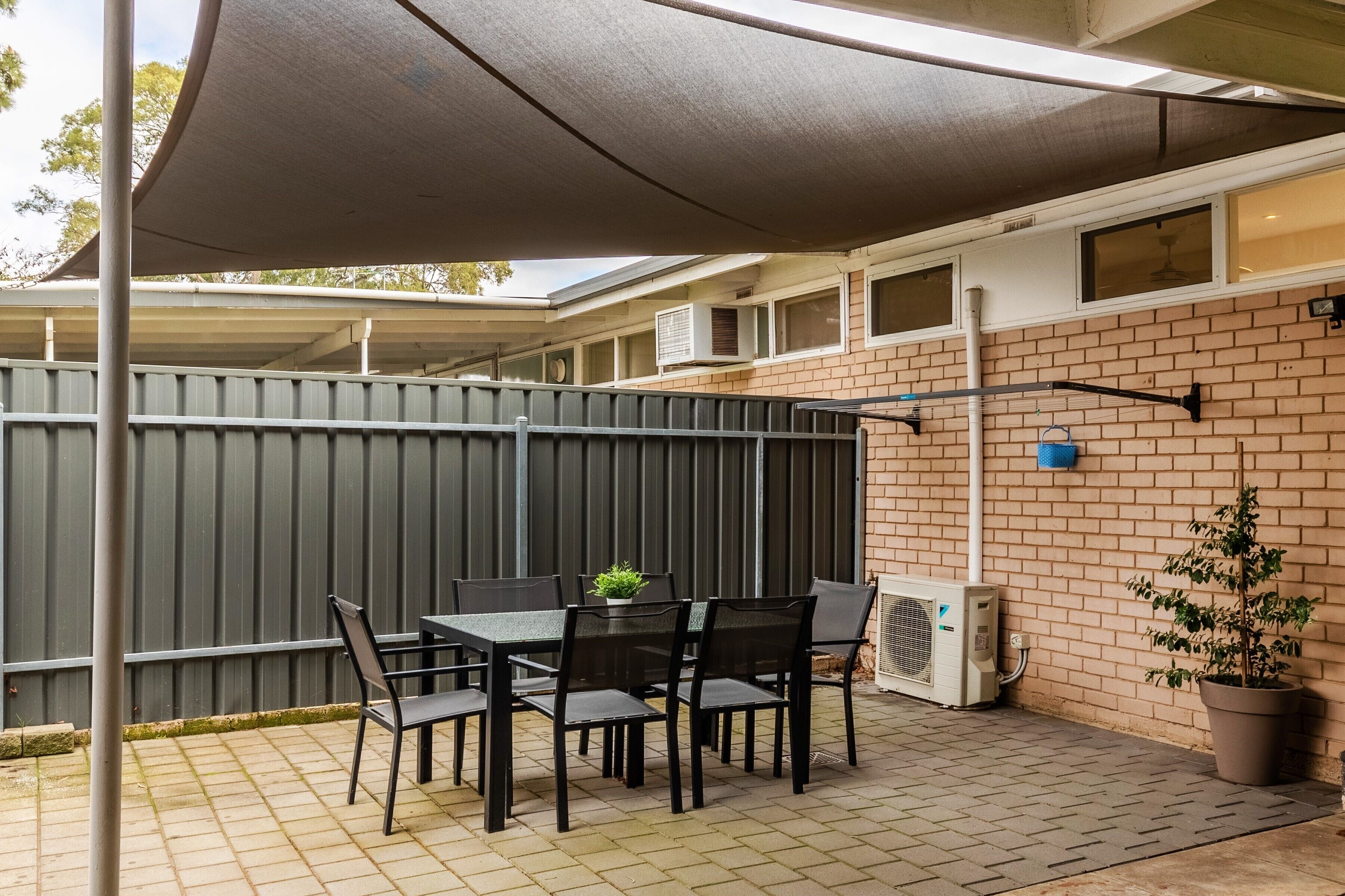 Stylish Studio Apartment — image 18