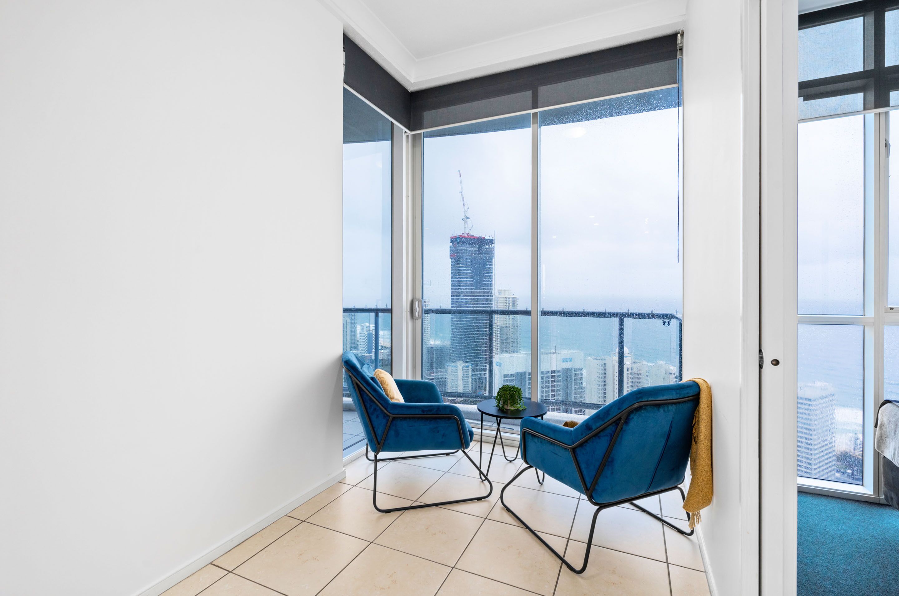Chevron – 3 Bedroom Executive Sub Penthouse — image 10