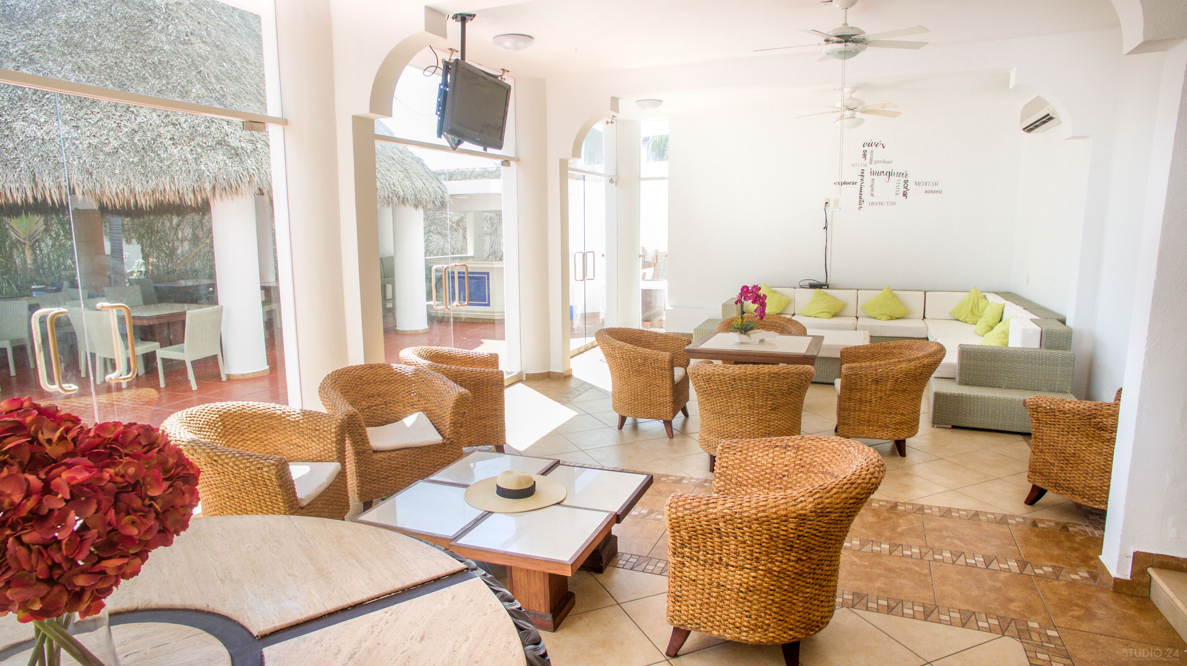 CASA BAOMAL - 13 bedrooms at the beach!!!