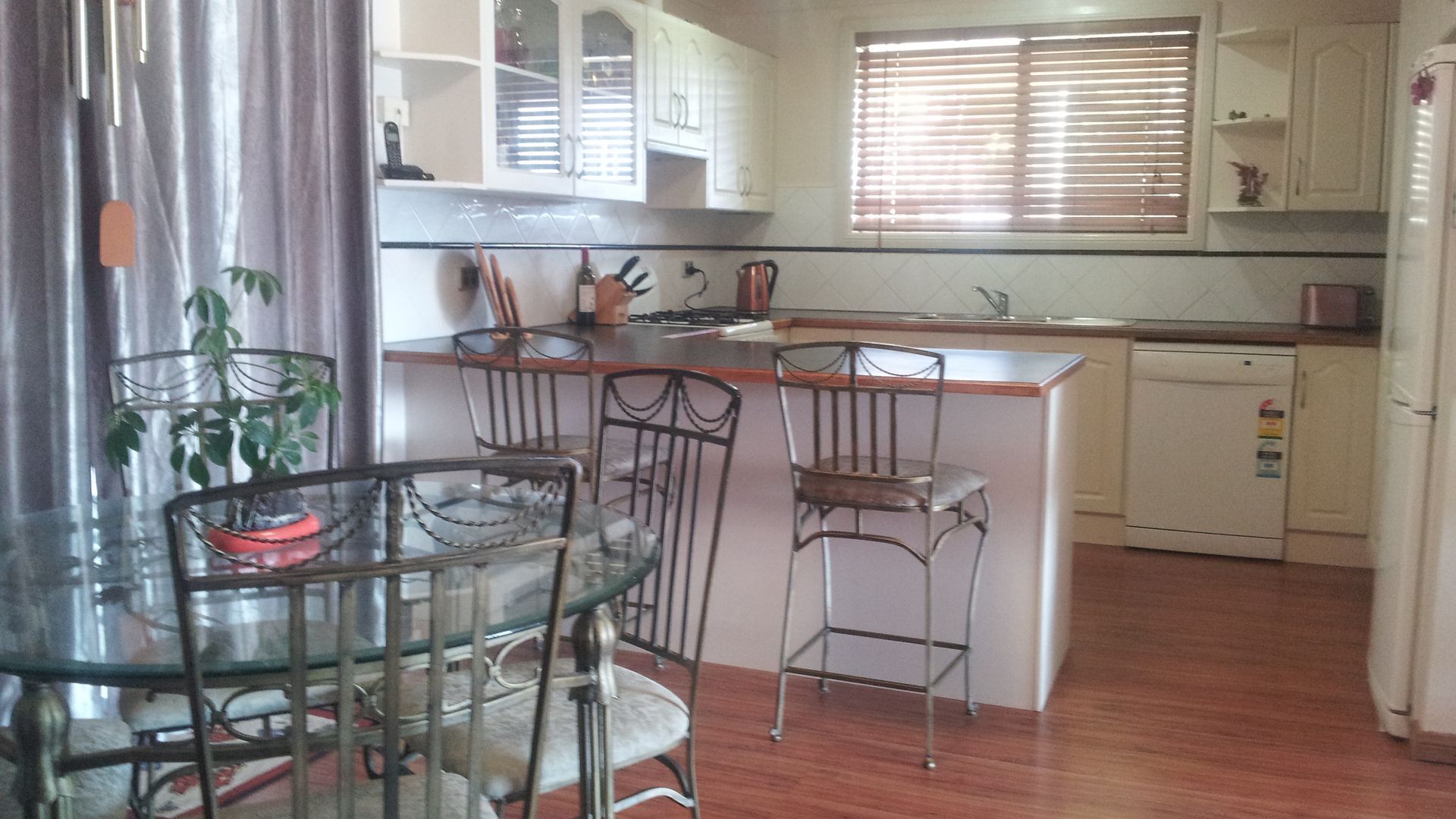 Modern 4 bedroom home with Mountain views, contractors welcome.