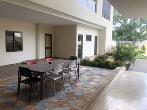 Outdoor dining - Two Bedroom Fully Furnished Apartment (Osu Klottey)
