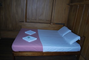 3 bedrooms, in-room safe - Nature Castle-A traditional kerala style  (Vattavada)