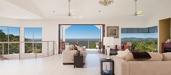 Alexandria Retreat - Luxury B&B Romantic Getaway 2