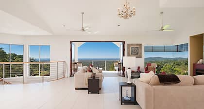 Alexandria Retreat - Luxury B&B Romantic Getaway 2