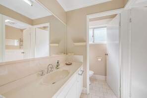 Bathtub