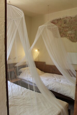 3 bedrooms, free WiFi, bed sheets