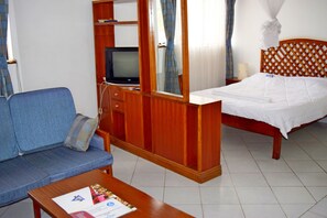 1 chambre, bureau, fer et planche à repasser, Wi-Fi gratuit