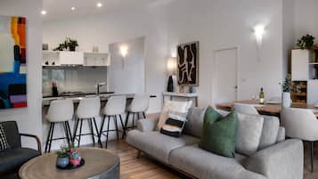 TV, peis og stereoanlegg