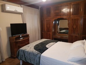 2 bedrooms, iron/ironing board, WiFi, bed sheets - in the center of Cairo (Cairo)