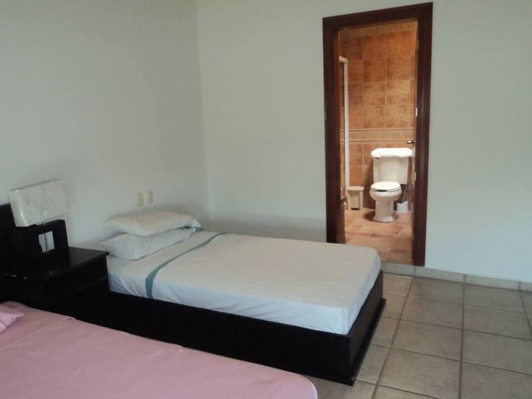 Bonita casa en Cuernavaca con alberca y jardin