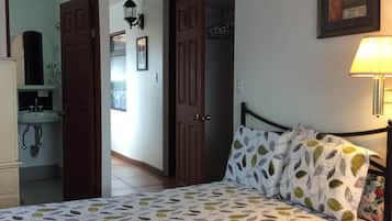 5 chambres, coffres-forts dans les chambres, fer et planche Ă repasser
