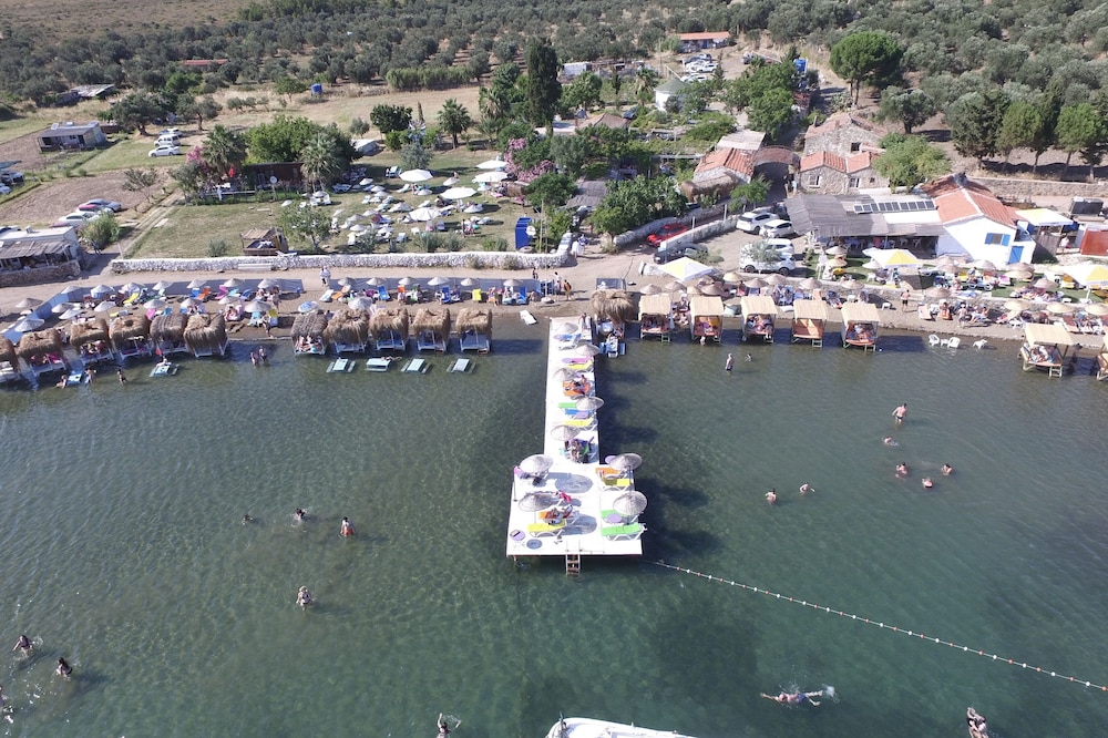 bıyıklı beach &otel paterica
