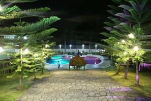 Outdoor pool - Vacation House - House 2 (Tagaytay)