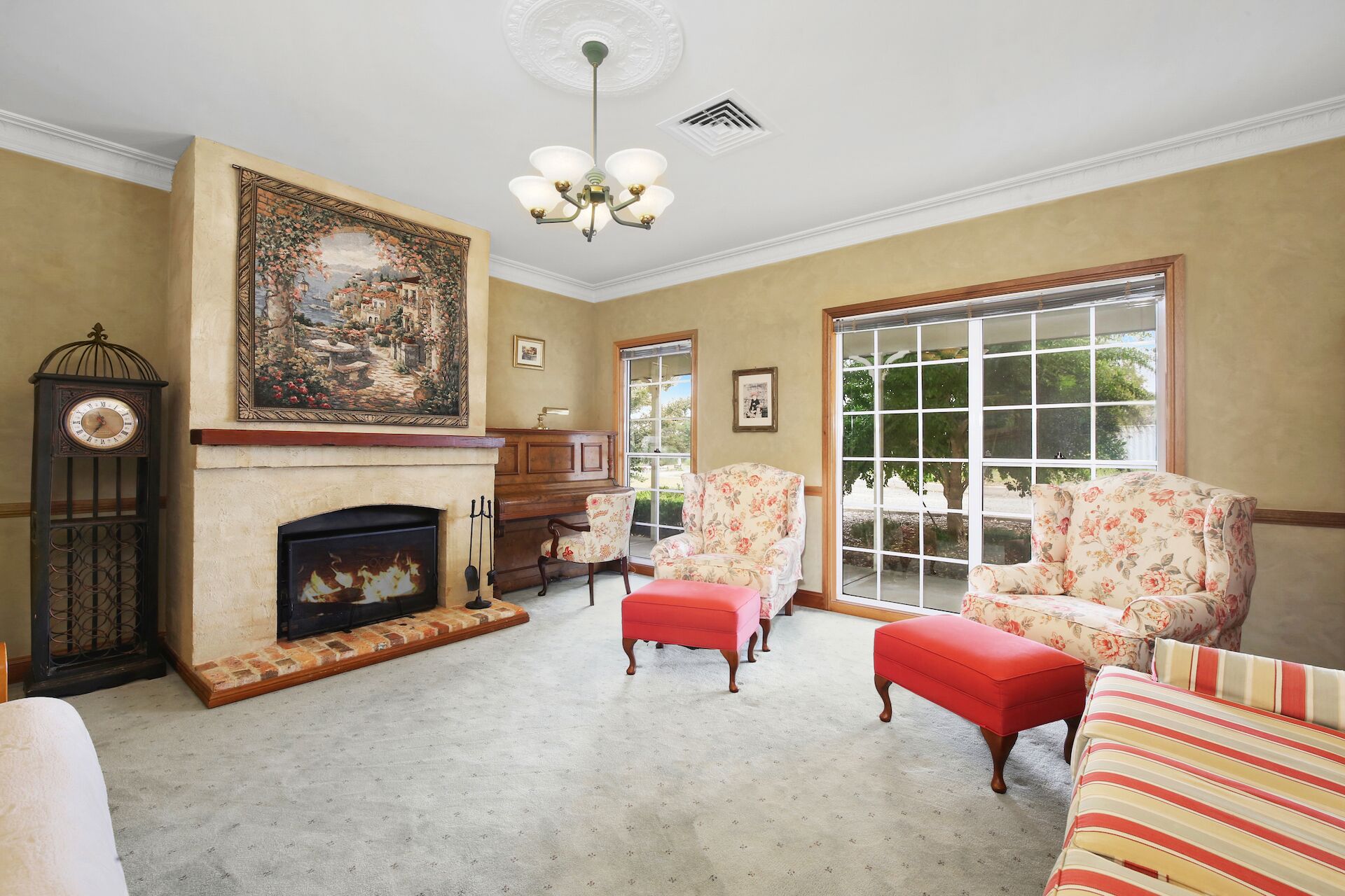Windsors Edge Estate — image 2