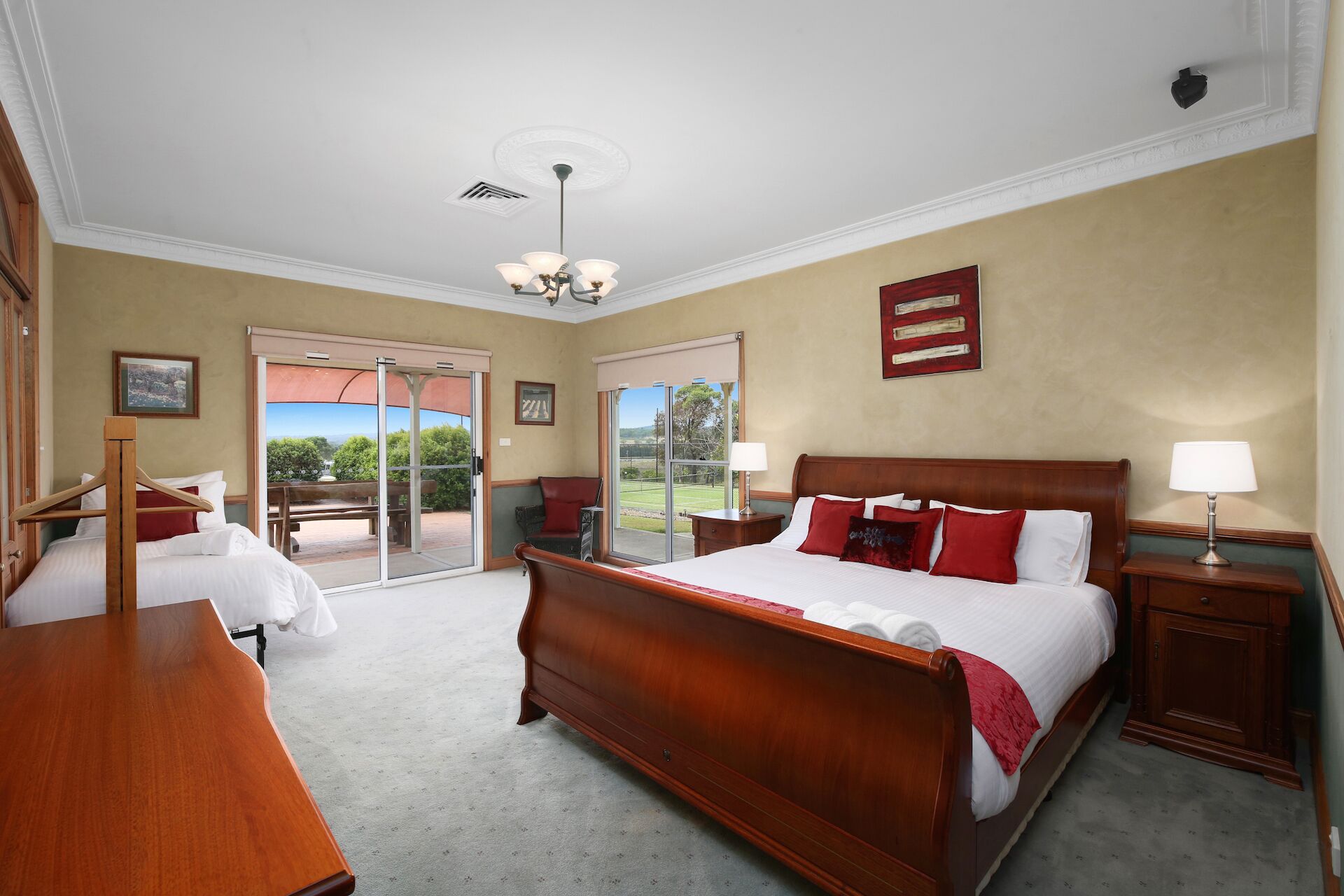 Windsors Edge Estate — image 8