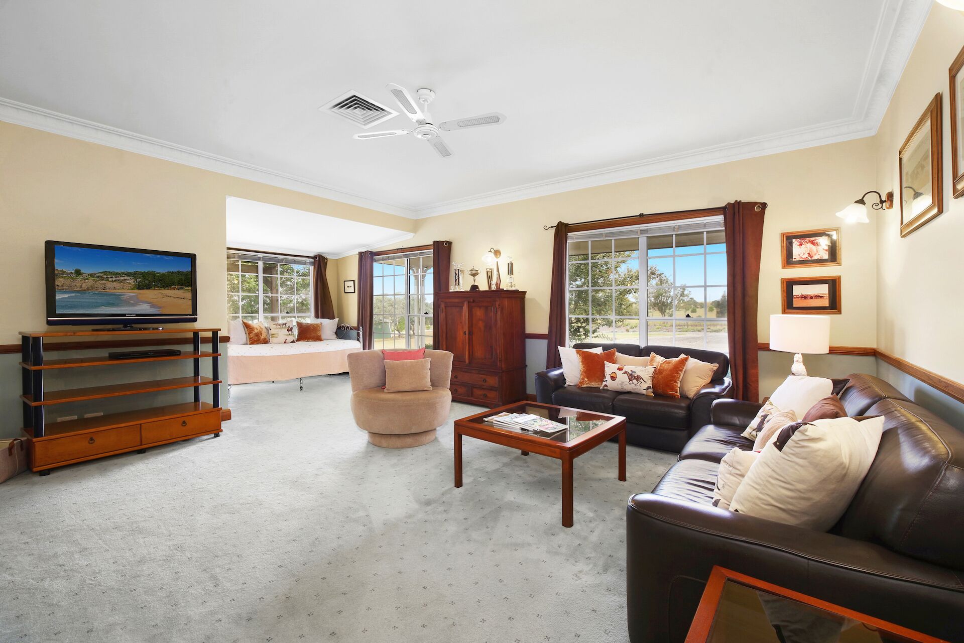 Windsors Edge Estate — image 13