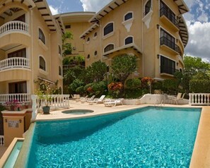 Pool - Top-Floor Condo w/ Sweeping Ocean, Mountain & Marina Views (Playa Flamingo)