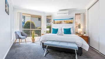 4 bedrooms, desk, iron/ironing board, travel crib