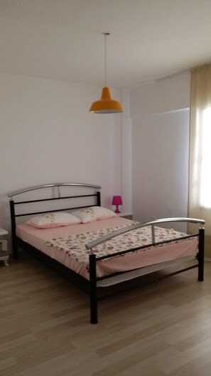 2 chambres, fer et planche Ă repasser, accĂšs Internet, draps fournis