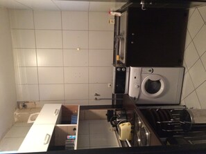 Microwave, coffee/tea maker, cookware/dishes/utensils